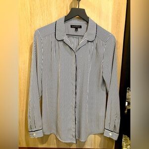 Banana Republic relaxed fit button down size small